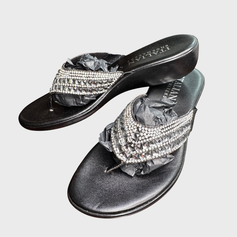 Italian Shoemakers Size 8 Black Sandals with Rhinestone Embellishments Resort